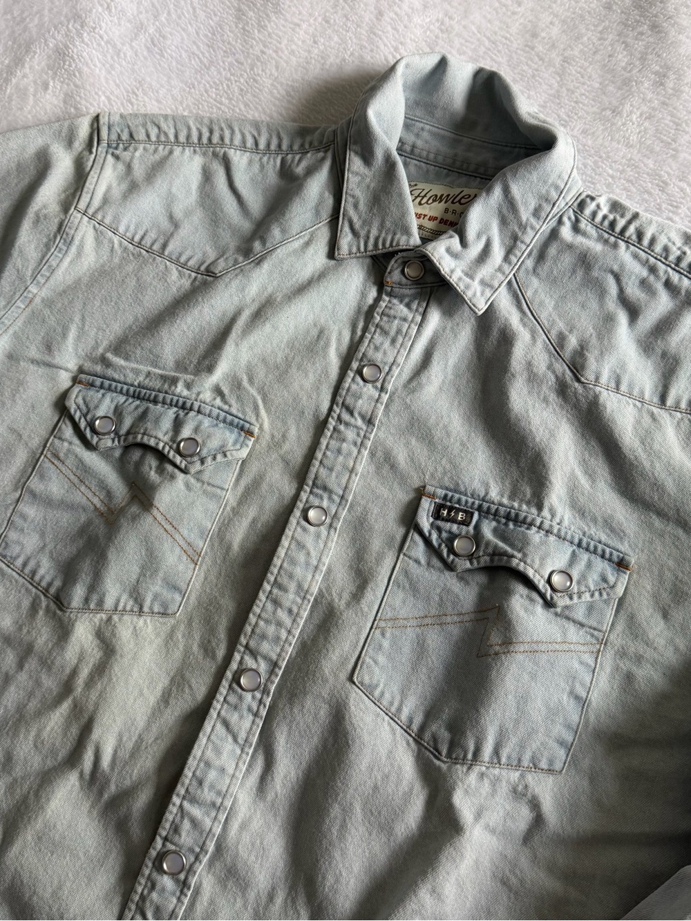Howler Bros Dust Up Denim Shirt Mens Large
Light Blue Western Pearl Snap